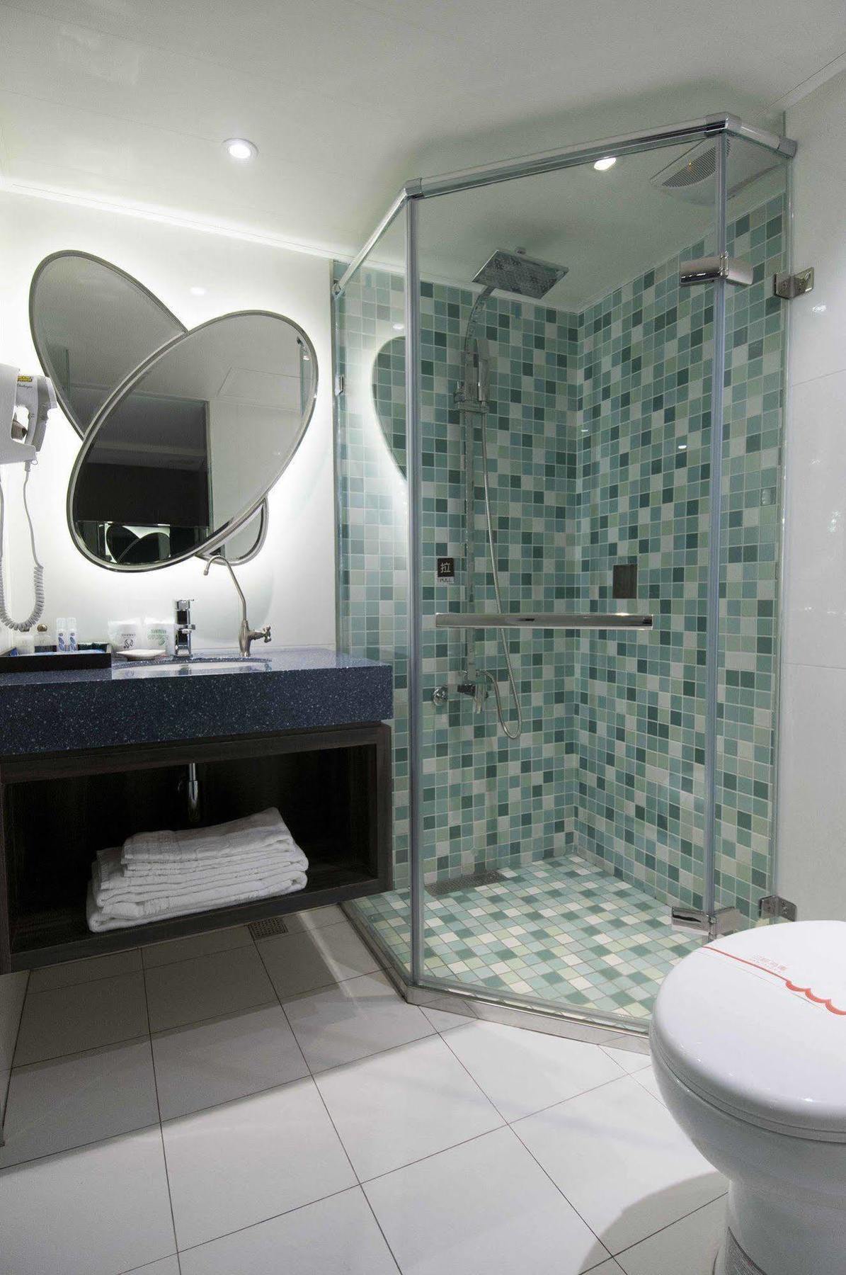 The Cloud Hotel Kaohsiung Bagian luar foto