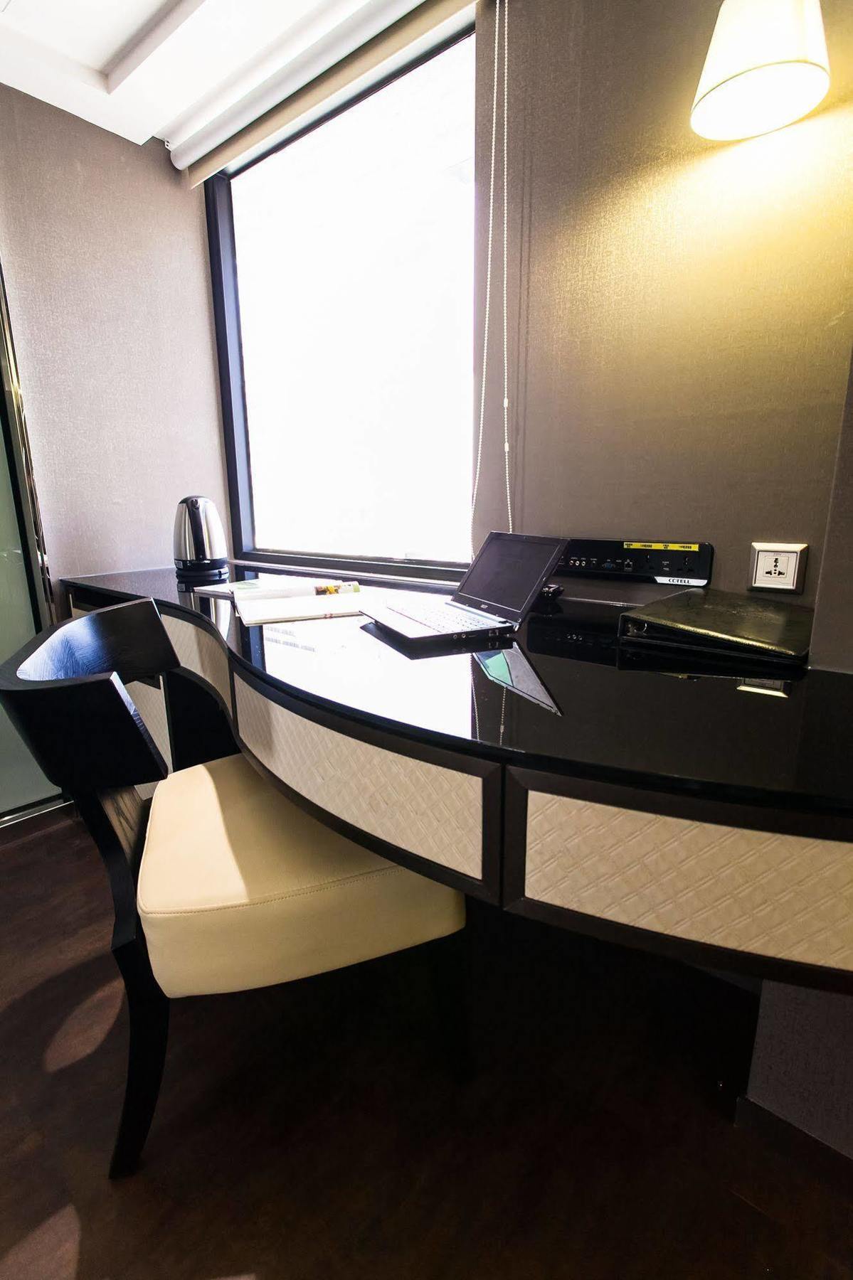 The Cloud Hotel Kaohsiung Bagian luar foto